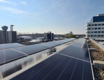 PV-Anlage auf dem Dach von power solution